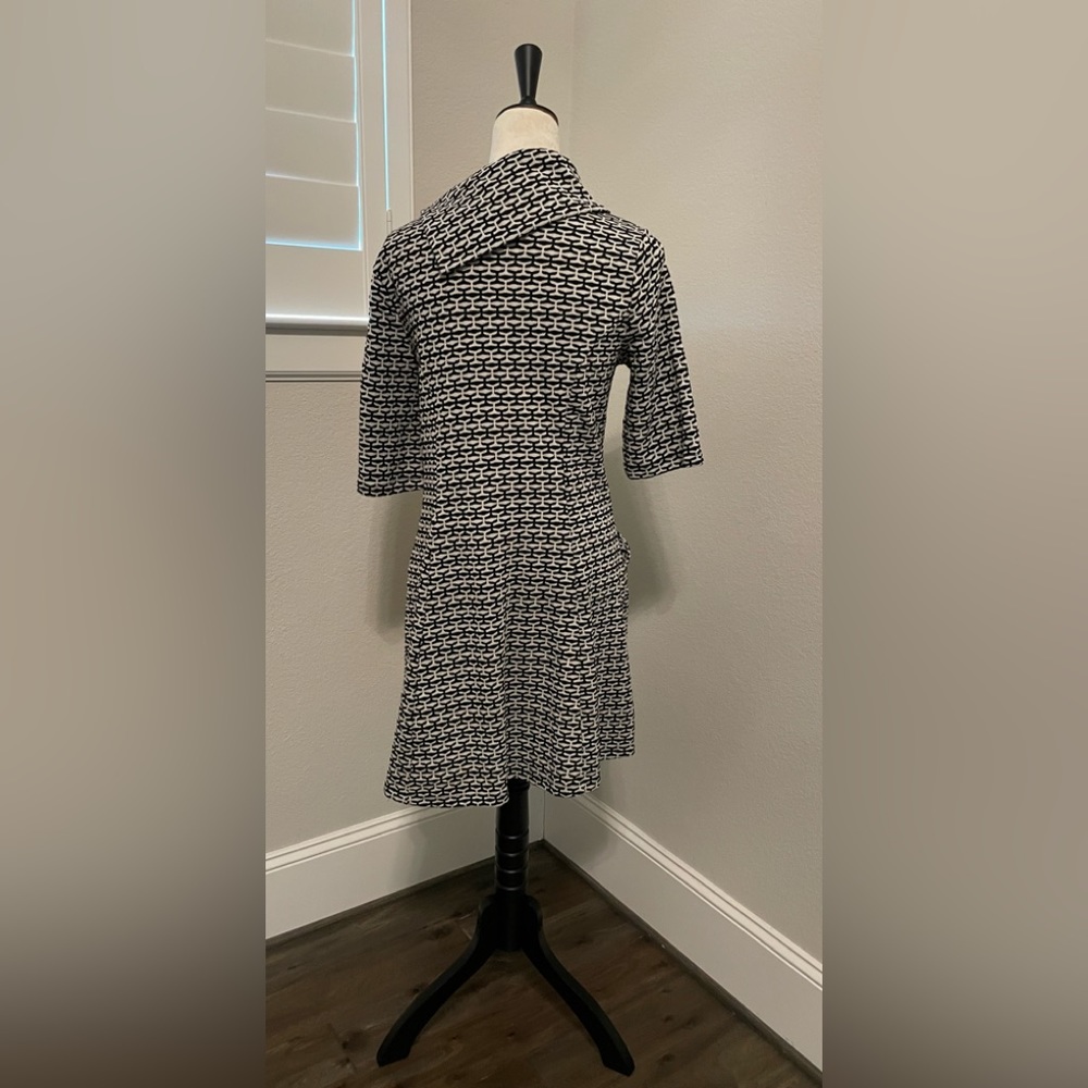 Dress - Picture 2 of 6